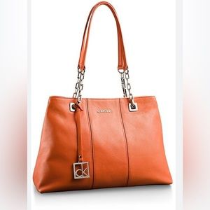 😍 CALVIN KLEIN CAITLIN PEBBLE LEATHER SATCHEL IN COLOR “CORAL” NEW WITH TAGS 😍